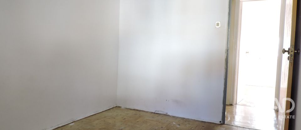 Apartamento T3 em Laranjeiro e Feijó de 63 m²