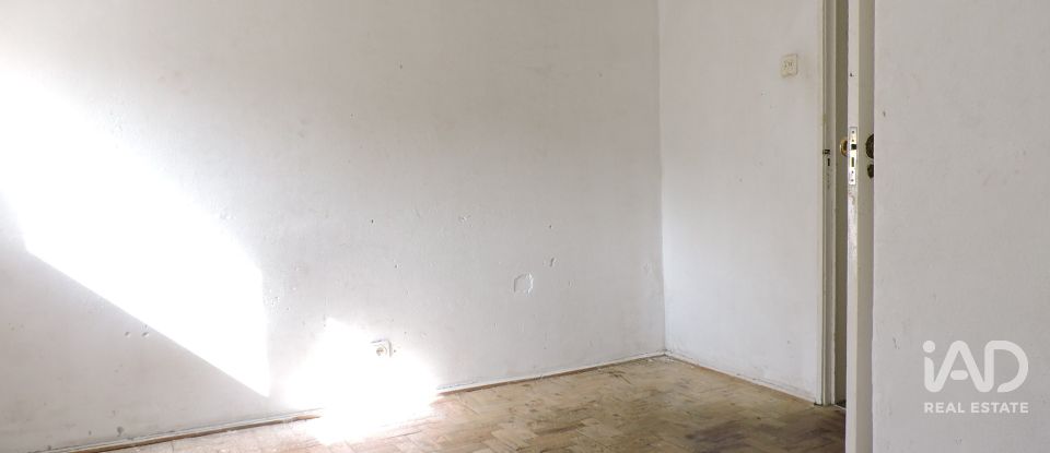 Apartamento T3 em Laranjeiro e Feijó de 63 m²