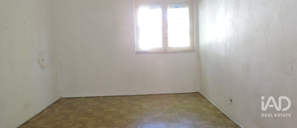 Apartamento T3 em Laranjeiro e Feijó de 63 m²