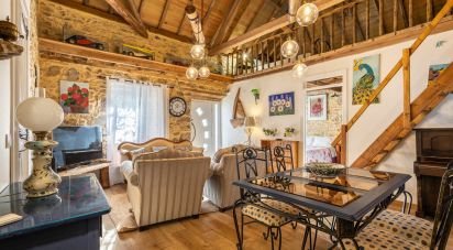 Maison rustique T7 à Cela de 462 m²