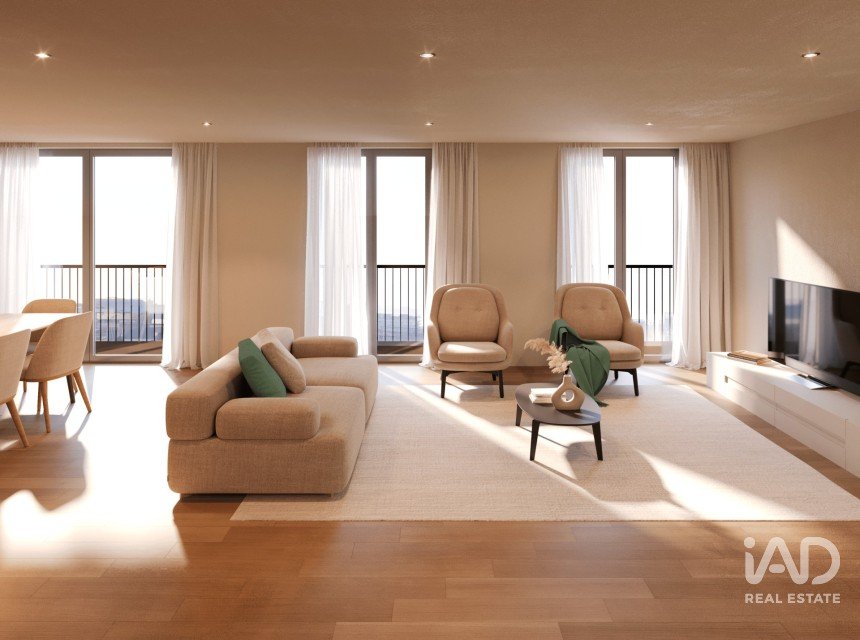 Apartamento T2 em Benfica de 106 m²