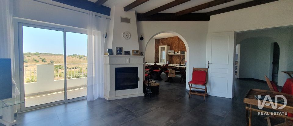 Casa de Campo T4 em Bensafrim e Barão de São João de 250 m²