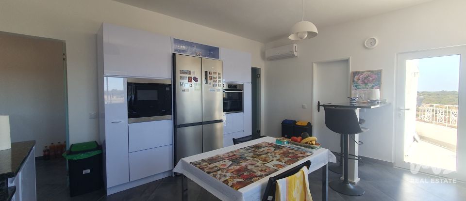 Casa de Campo T4 em Bensafrim e Barão de São João de 250 m²