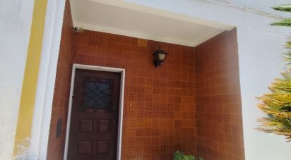 Terraced house T3 in Nossa Senhora da Conceição e São Bartolomeu of 184 m²