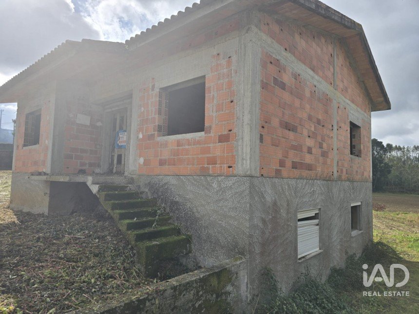 Terreno urbano em Ovar, São João, Arada e São Vicente de Pereira Jusã de 2 000 m²