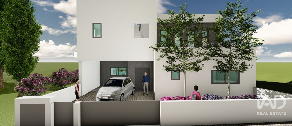 Moradia T4 em Mexilhoeira Grande de 200 m²