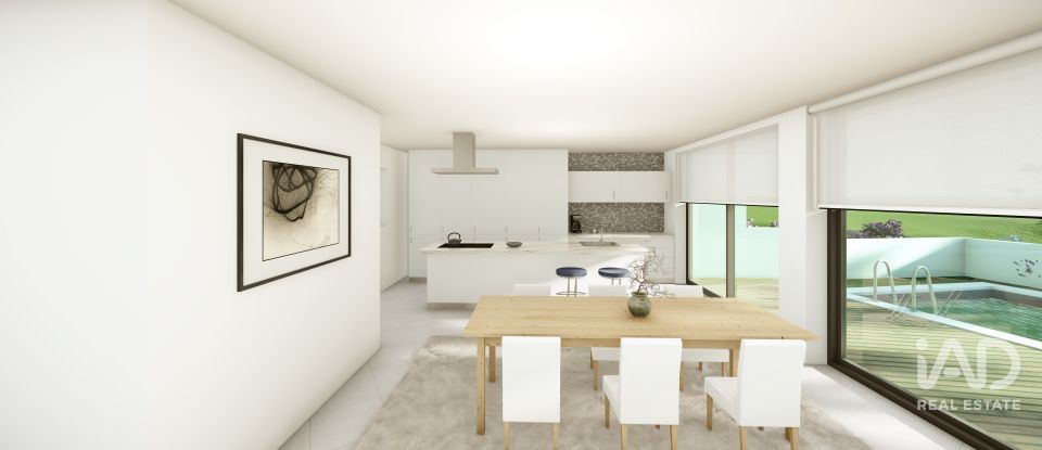 Moradia T4 em Mexilhoeira Grande de 200 m²