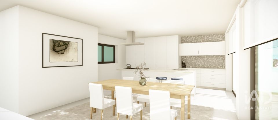 Moradia T4 em Mexilhoeira Grande de 200 m²