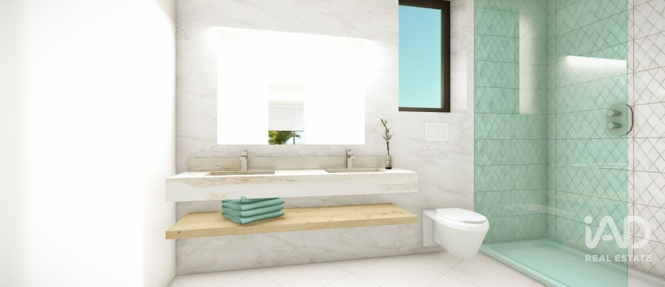 Moradia T4 em Mexilhoeira Grande de 200 m²