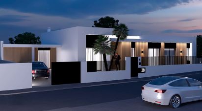 House T4 in Azeitão (São Lourenço e São Simão) of 190 m²