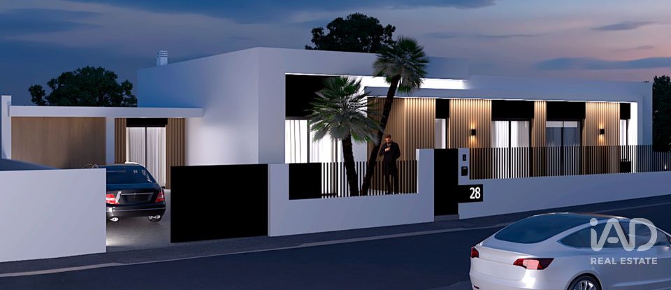Moradia T4 em Azeitão (São Lourenço e São Simão) de 190 m²