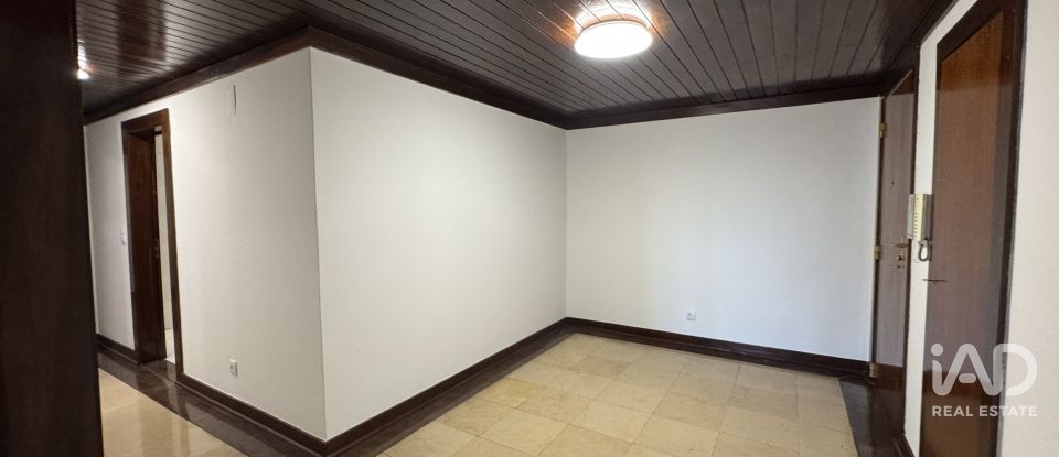 Apartment T3 in Lumiar of 145 m²