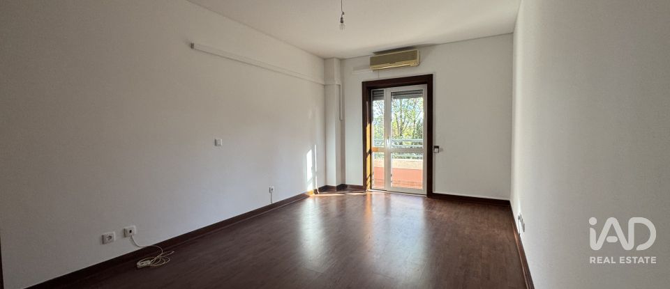 Apartment T3 in Lumiar of 145 m²