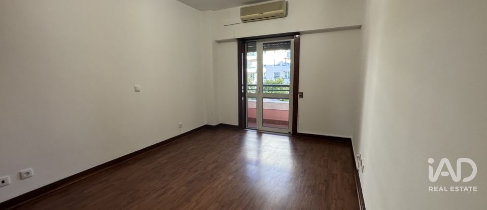 Apartment T3 in Lumiar of 145 m²