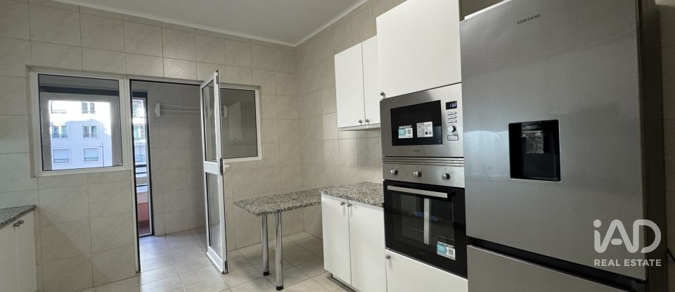 Apartment T3 in Lumiar of 145 m²