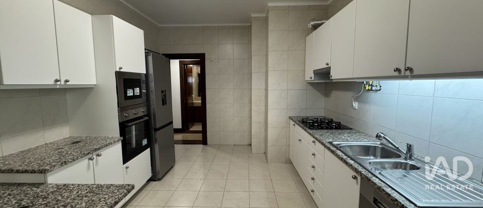 Apartment T3 in Lumiar of 145 m²