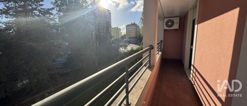 Apartment T3 in Lumiar of 145 m²