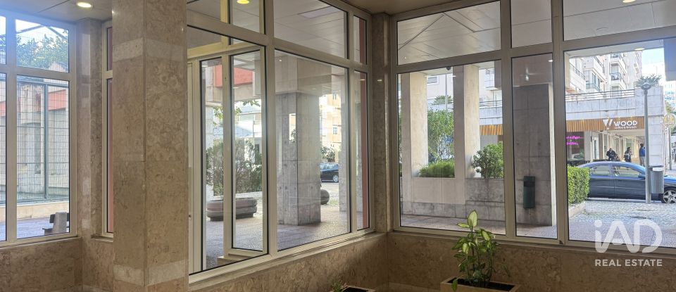 Apartment T3 in Lumiar of 145 m²