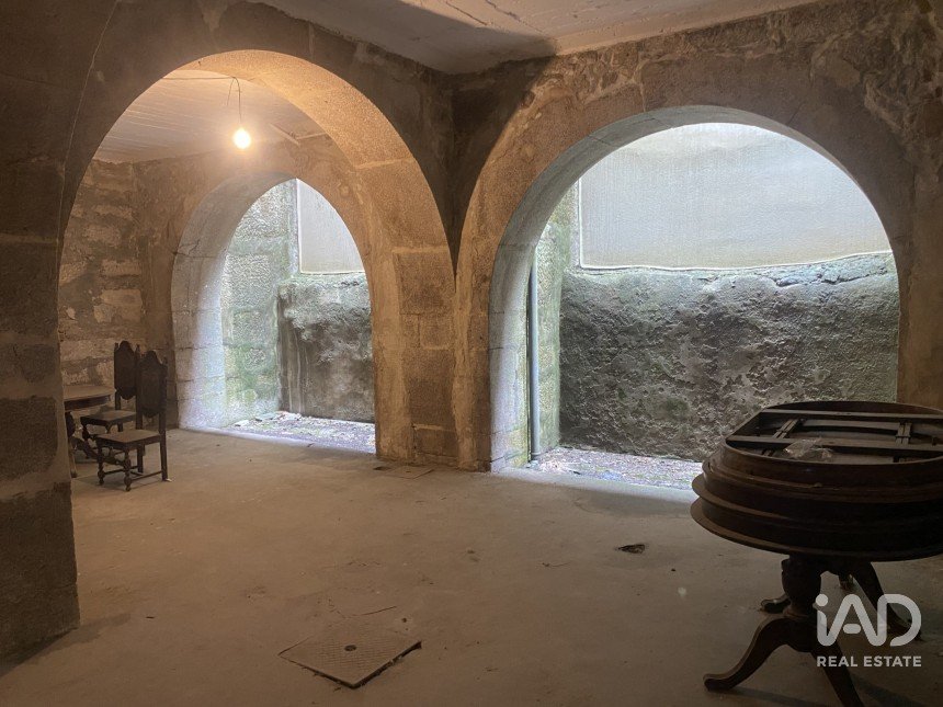 Boutique/Local commercial à Cedofeita, Santo Ildefonso, Sé, Miragaia, São Nicolau e Vitória de 488 m²