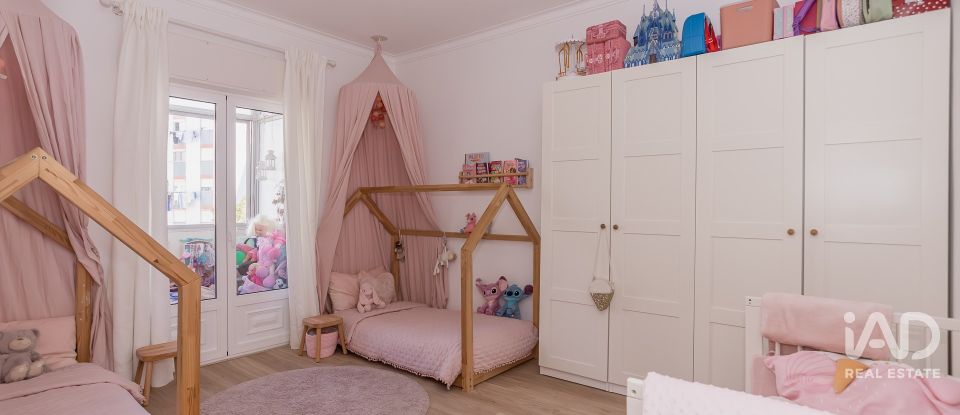 Apartamento T3 em Ramada e Caneças de 82 m²