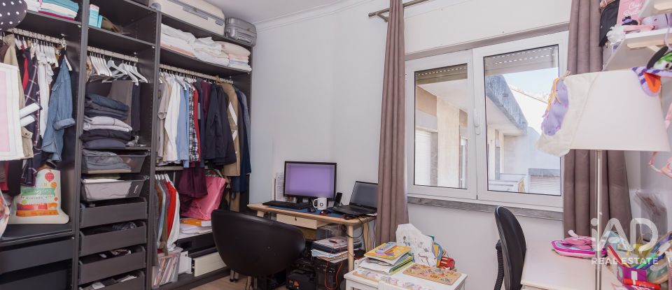 Apartamento T3 em Ramada e Caneças de 82 m²