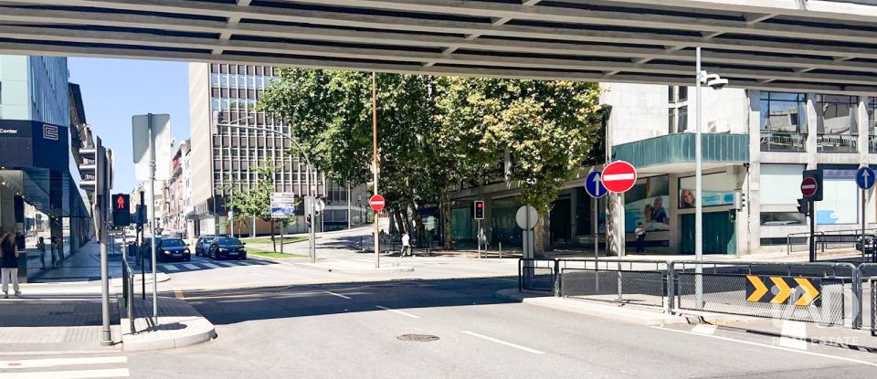 Boutique/Local commercial à Cedofeita, Santo Ildefonso, Sé, Miragaia, São Nicolau e Vitória de 85 m²