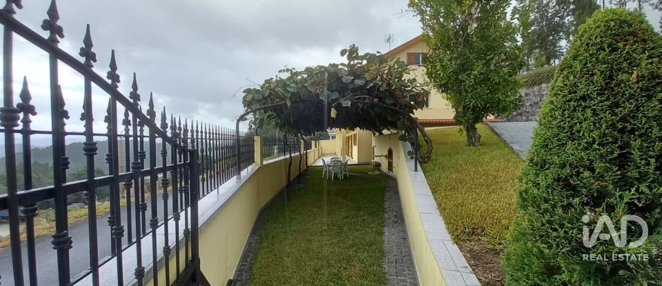 Moradia T4 em Eiras e Mei de 208 m²