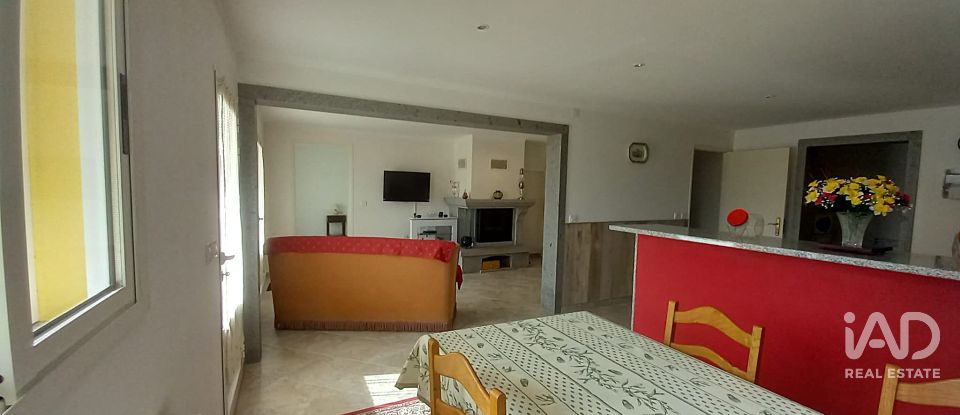 Moradia T4 em Eiras e Mei de 208 m²