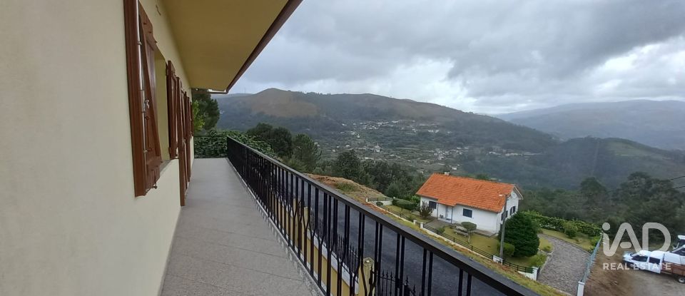 Moradia T4 em Eiras e Mei de 208 m²