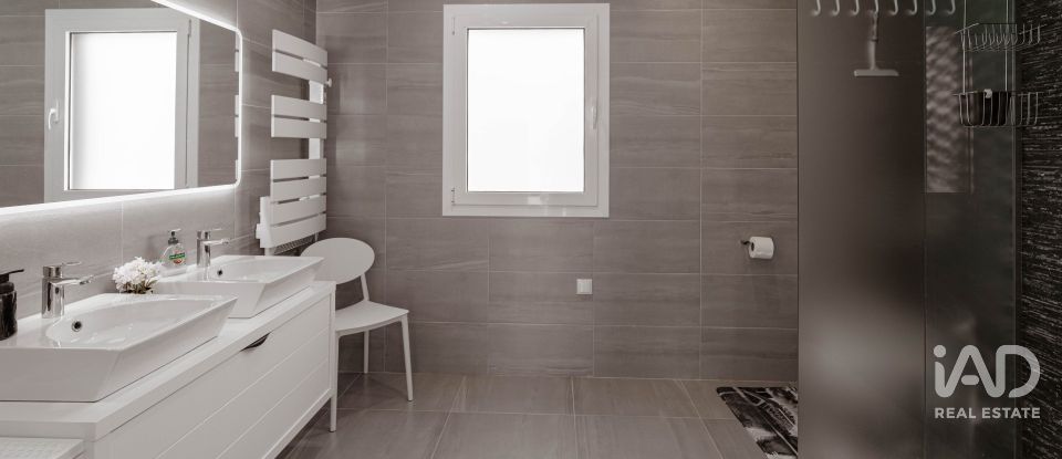 House T5 in Vermelha of 301 m²