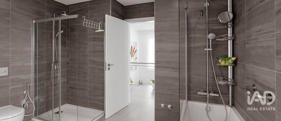 House T5 in Vermelha of 301 m²