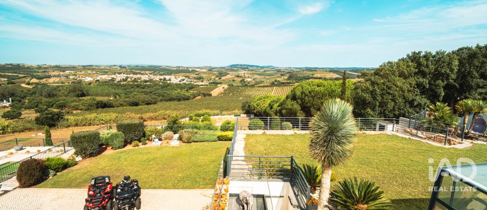 House T5 in Vermelha of 301 m²