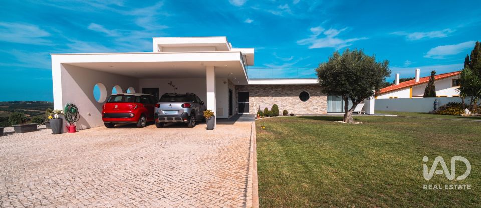 House T5 in Vermelha of 301 m²