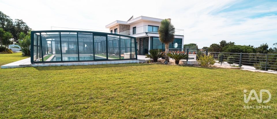 House T5 in Vermelha of 301 m²