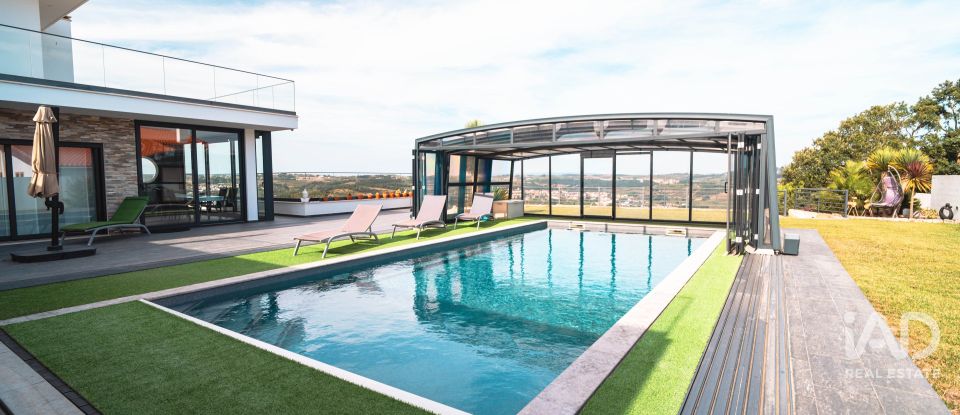 House T5 in Vermelha of 301 m²