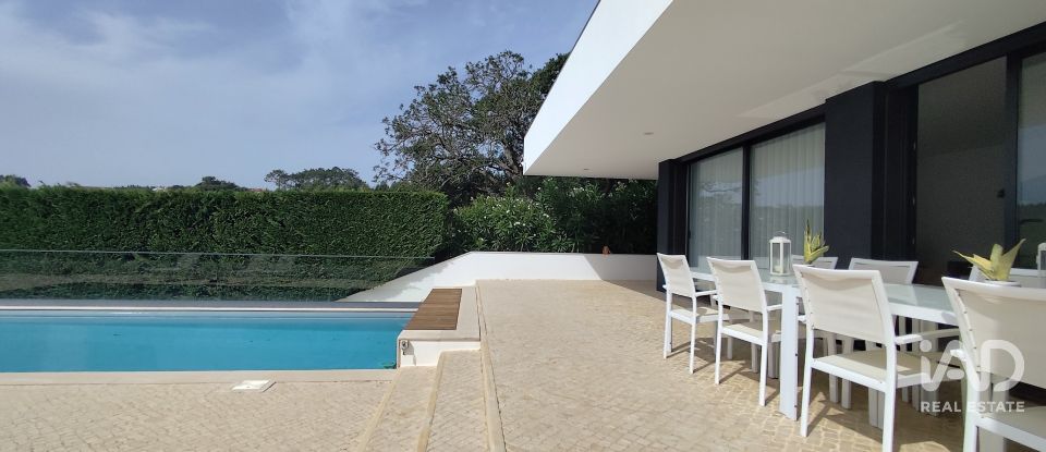 Moradia T4 em Cela de 222 m²