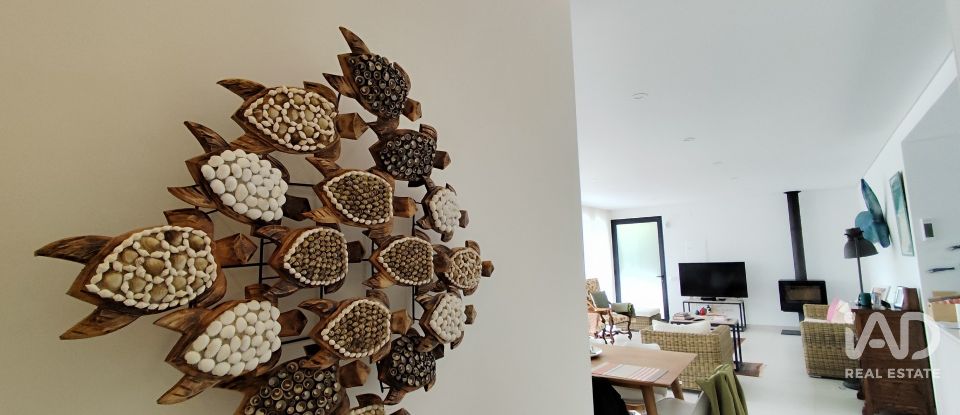 Moradia T4 em Cela de 222 m²