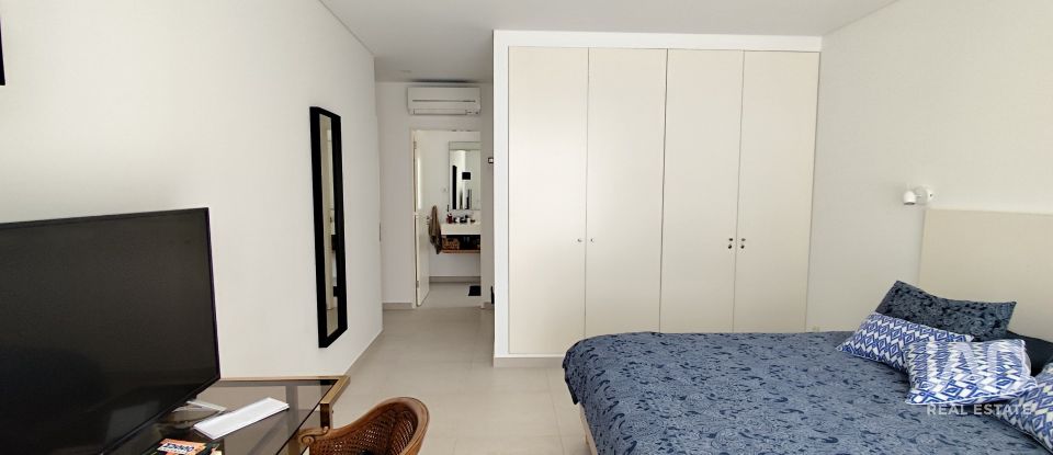 Moradia T4 em Cela de 222 m²