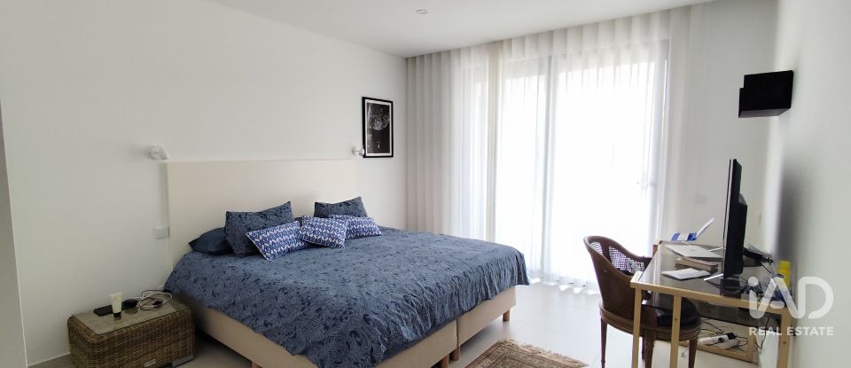 Moradia T4 em Cela de 222 m²