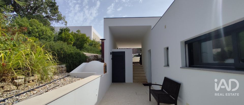 Moradia T4 em Cela de 222 m²