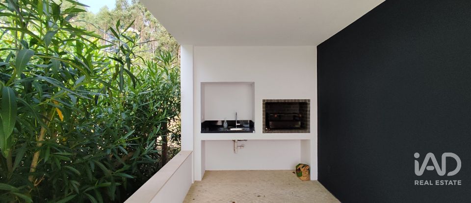 Moradia T4 em Cela de 222 m²