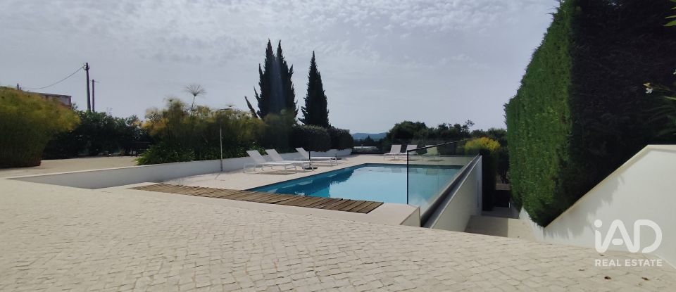 Moradia T4 em Cela de 222 m²