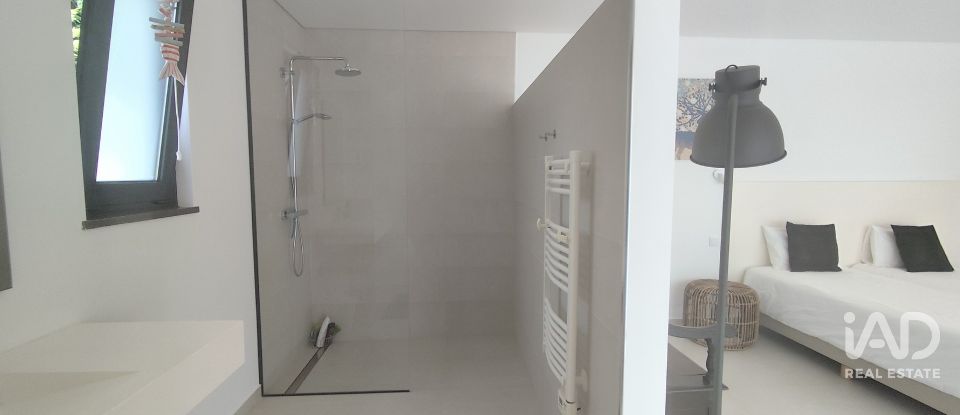 Moradia T4 em Cela de 222 m²