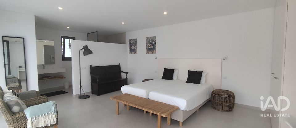 Moradia T4 em Cela de 222 m²