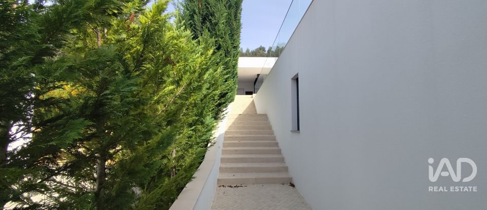 Moradia T4 em Cela de 222 m²