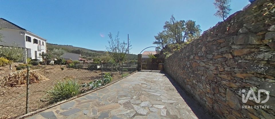 Maison T4 à Alvares de 132 m²