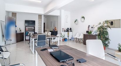 Boutique/Local commercial à Porto de Mós - São João Baptista e São Pedro de 80 m²