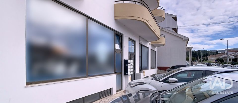Boutique/Local commercial à Porto de Mós - São João Baptista e São Pedro de 80 m²