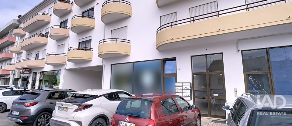 Boutique/Local commercial à Porto de Mós - São João Baptista e São Pedro de 80 m²