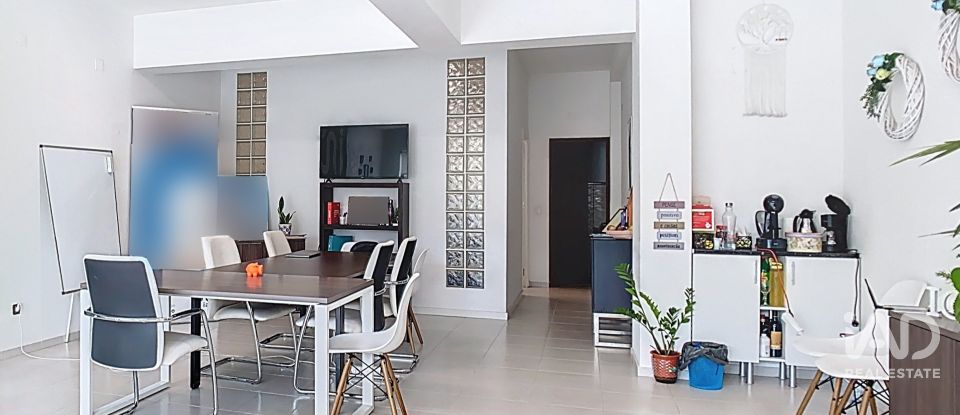 Boutique/Local commercial à Porto de Mós - São João Baptista e São Pedro de 80 m²